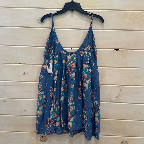 Medium O’NEILL Swimsuit Cover Up! Extremely cute! - Picture 2 of 5